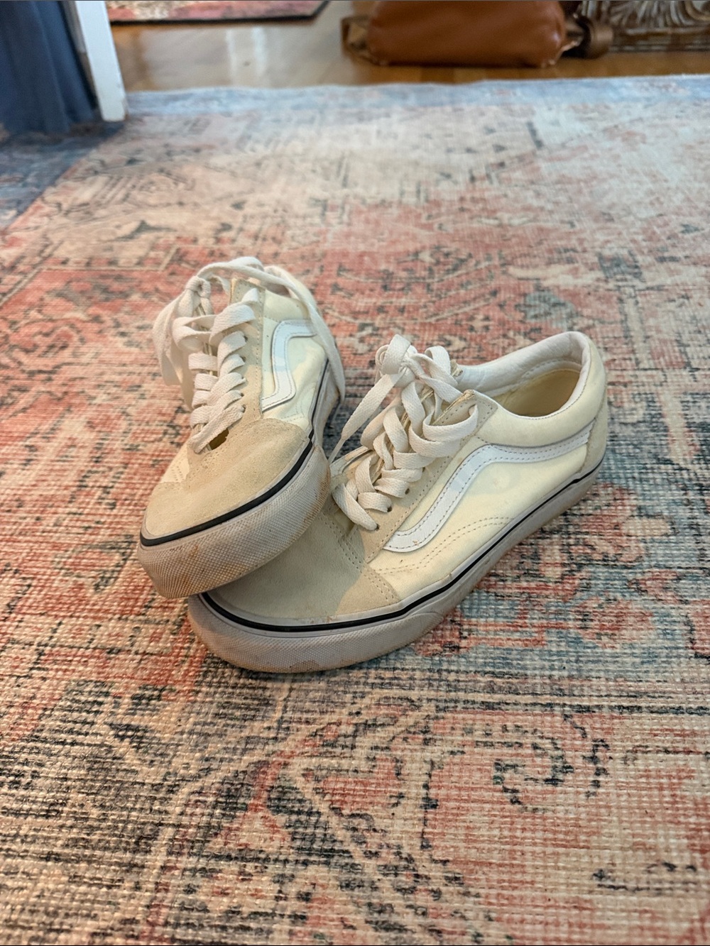 Vans Women's Low-Top Sneakers in Cream and White